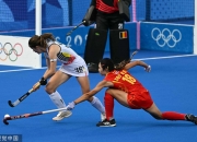 开云官网-曲棍球项目上，选手高难动作层出不穷的简单介绍