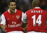 开云体育APP下载-跨越时空的竞技诗篇，当马刺的智慧照亮球场，拉文的锋芒划破德甲夜空