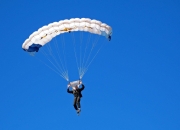 开云平台-英格拉姆冠军级表现定乾坤，湖人提前终结悬念轻取吉林