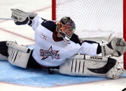 开云体育登录-沙漠雄鹰啄破天蓝防线，拉亚关键制胜，阿尔及利亚友谊赛力克那不勒斯的战术启示