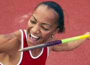 开云体育中国官网-赛道上的绝杀，塞恩斯领衔迈凯伦逆袭哈斯车队