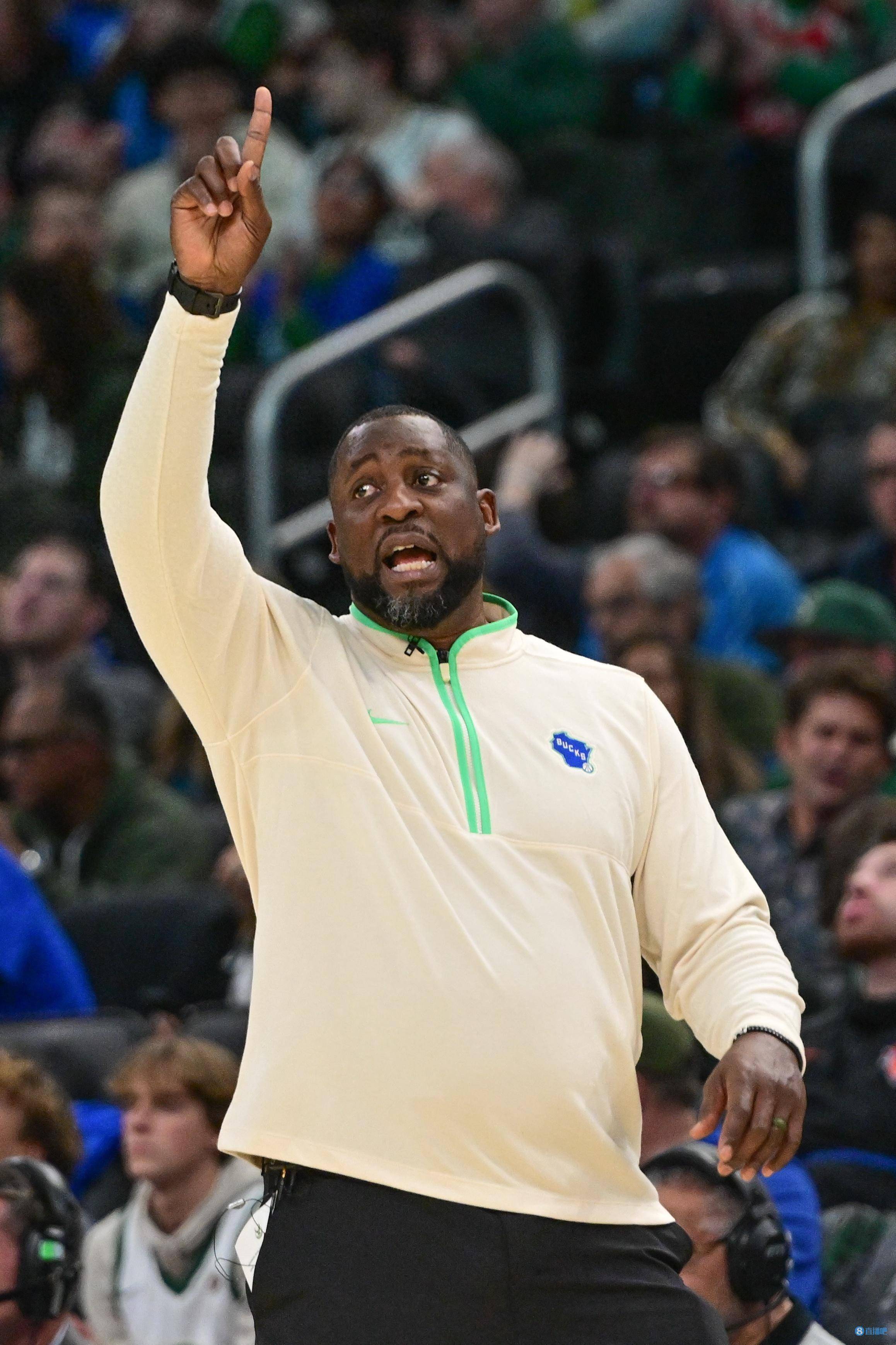 雄鹿球员:比赛中要保持耐心 雄鹿球员:比赛中要保持耐心