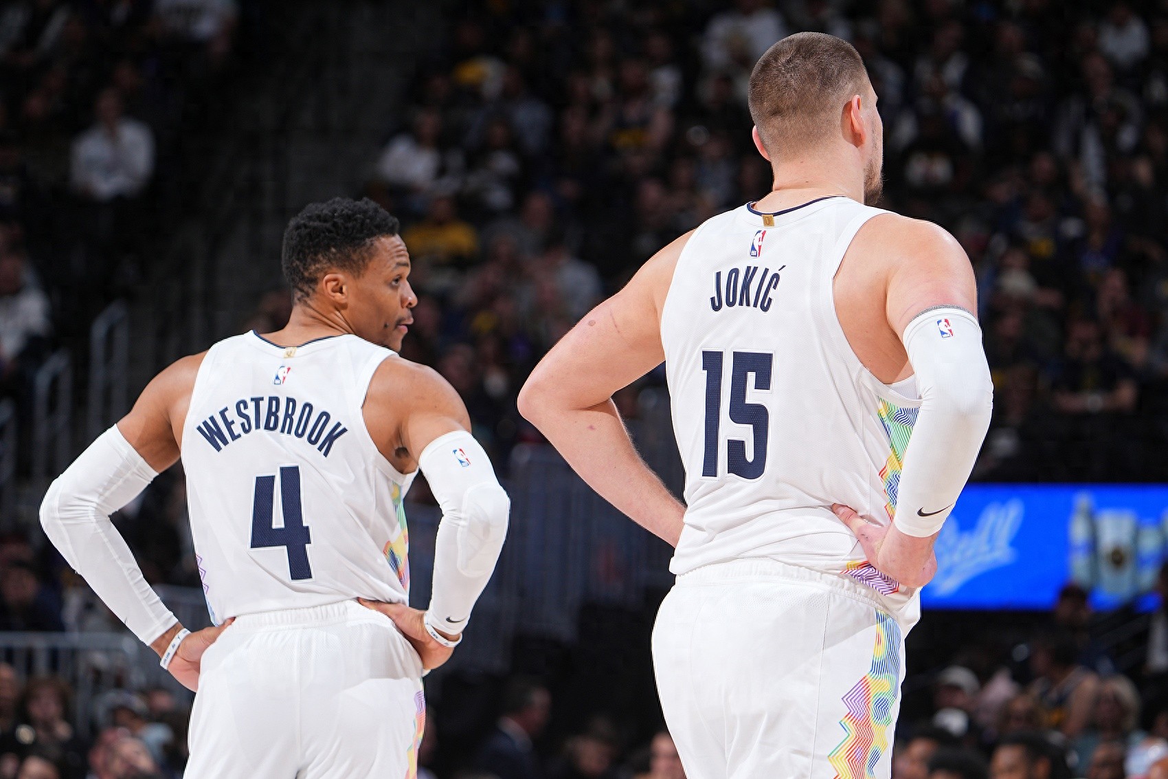 关于爵士轻取掘金,哈里斯关键制胜的信息 关于爵士轻取掘金,哈里斯关键制胜的信息