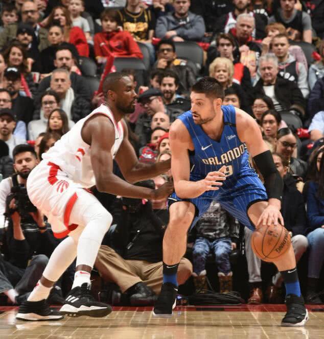 湖人B队血洗魔术,莫里斯送出助攻 湖人B队血洗魔术,莫里斯送出助攻