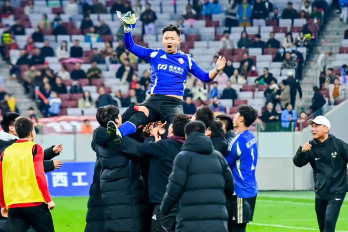 上海队再次胜出,球员发挥顶尖 上海队再次胜出,球员发挥顶尖