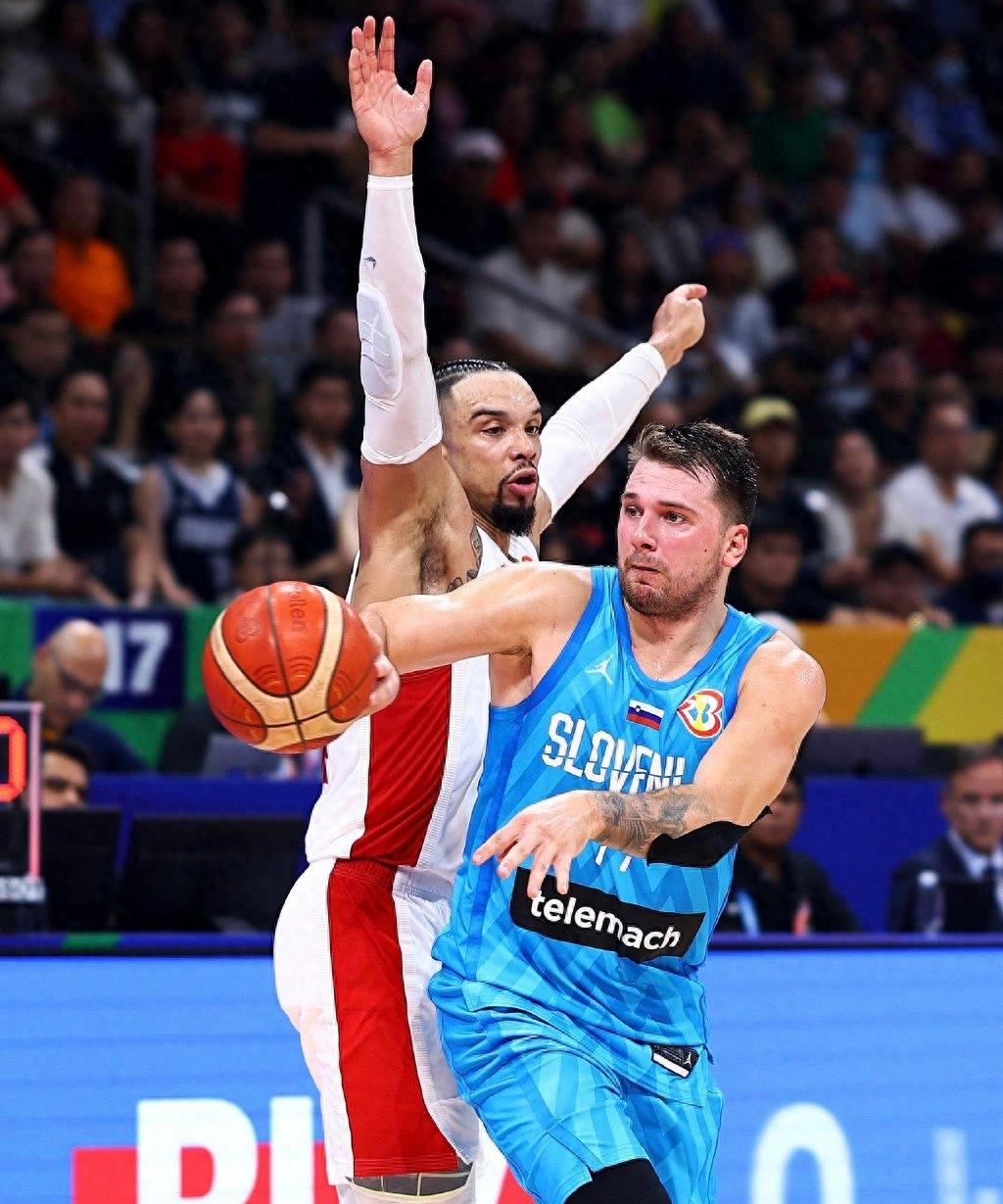 梅斯助理教练在比赛中表现出色，获得赞誉的简单介绍