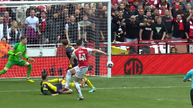 阿森纳客场不敌对手,遭遇失利 阿森纳客场不敌对手,遭遇失利