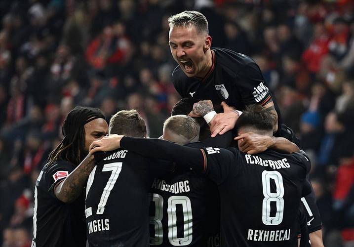 包含奥格斯堡客场不敌对手，积分略有下滑的词条