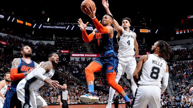 马刺鏖战辽宁队,克莱刷新纪录 马刺鏖战辽宁队,克莱刷新纪录