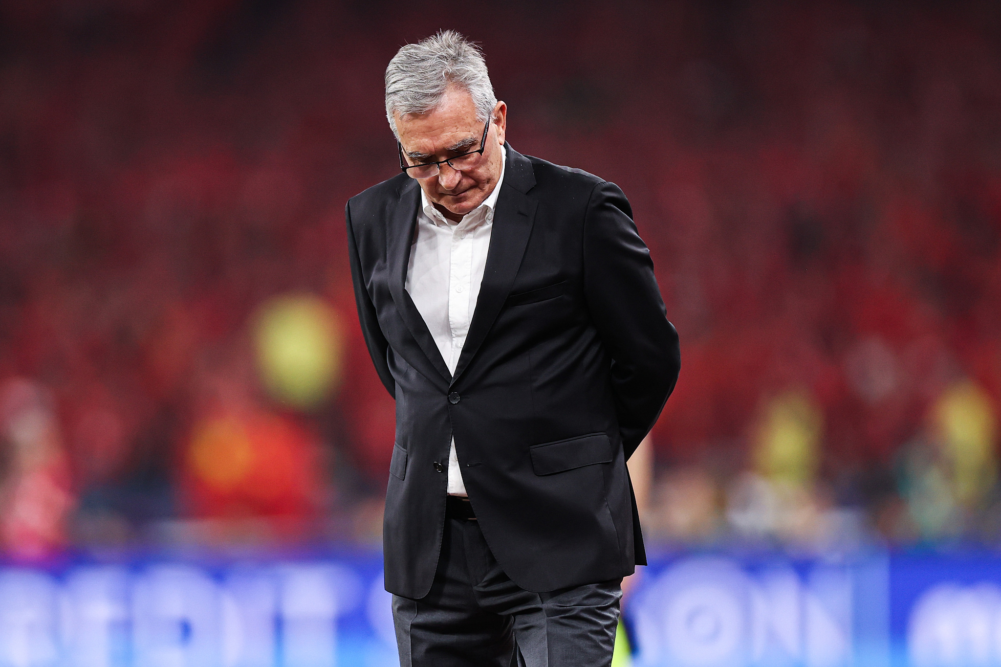 包含沙尔克球员累累伤病，主帅苦不堪言的词条