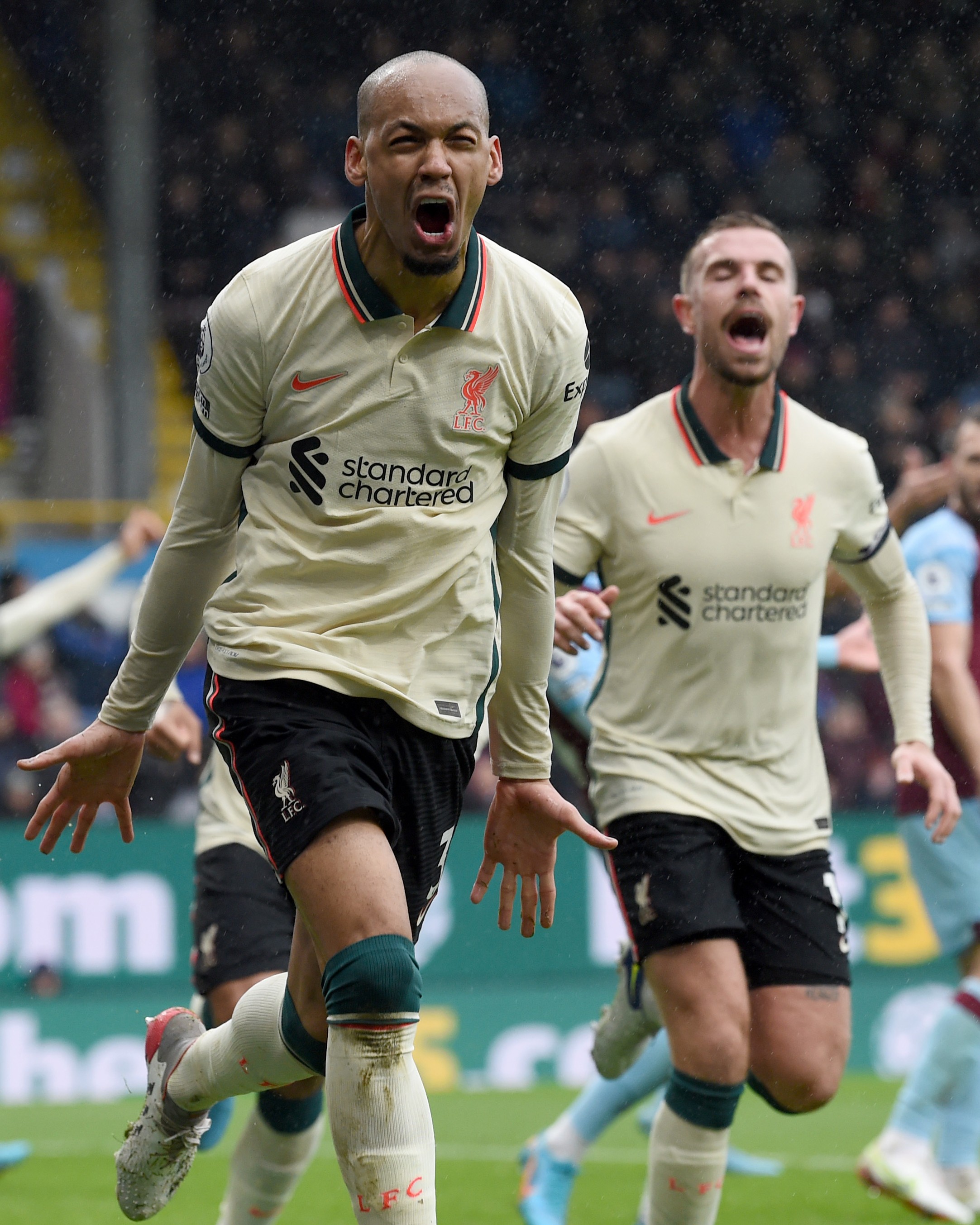 包含马赛轻取乌拉圭,法比尼奥高光表现的词条 包含马赛轻取乌拉圭,法比尼奥高光表现的词条