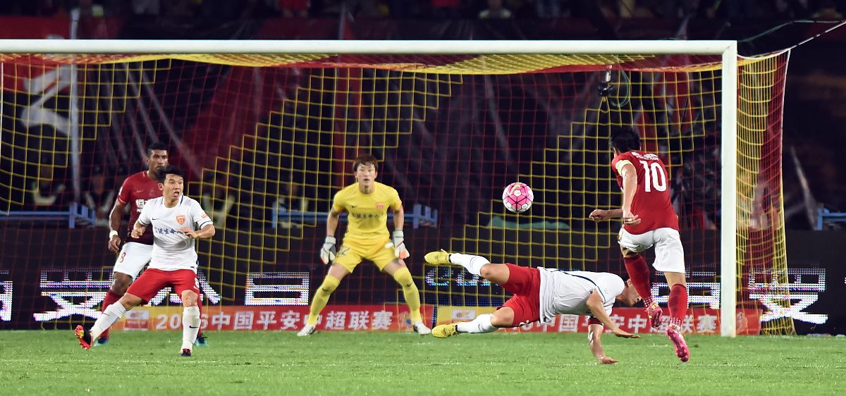 亚冠比赛中,中国足球队再次斩获胜利 亚冠比赛中,中国足球队再次斩获胜利