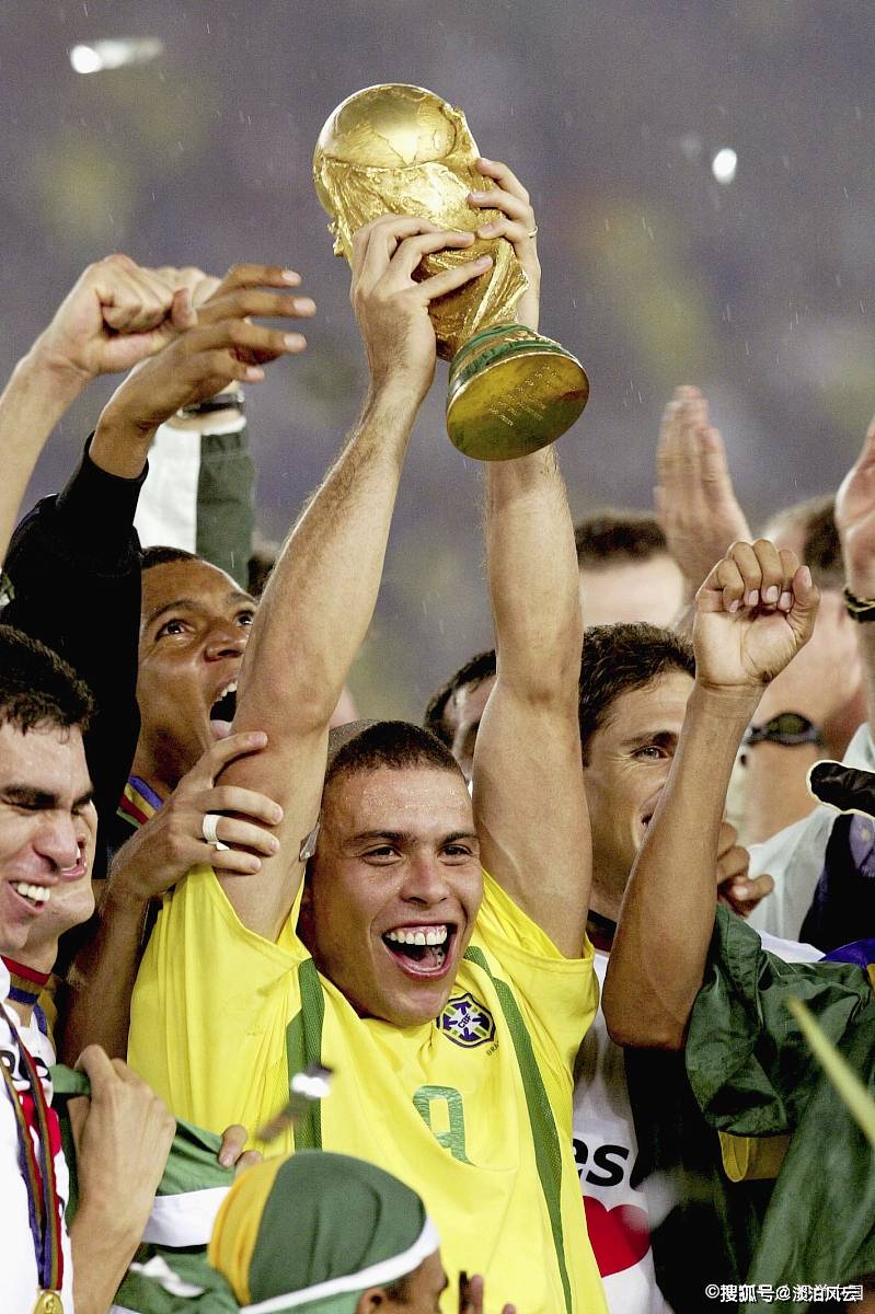 法国队险胜韩国队，奥恰洛夫刷新纪录的简单介绍