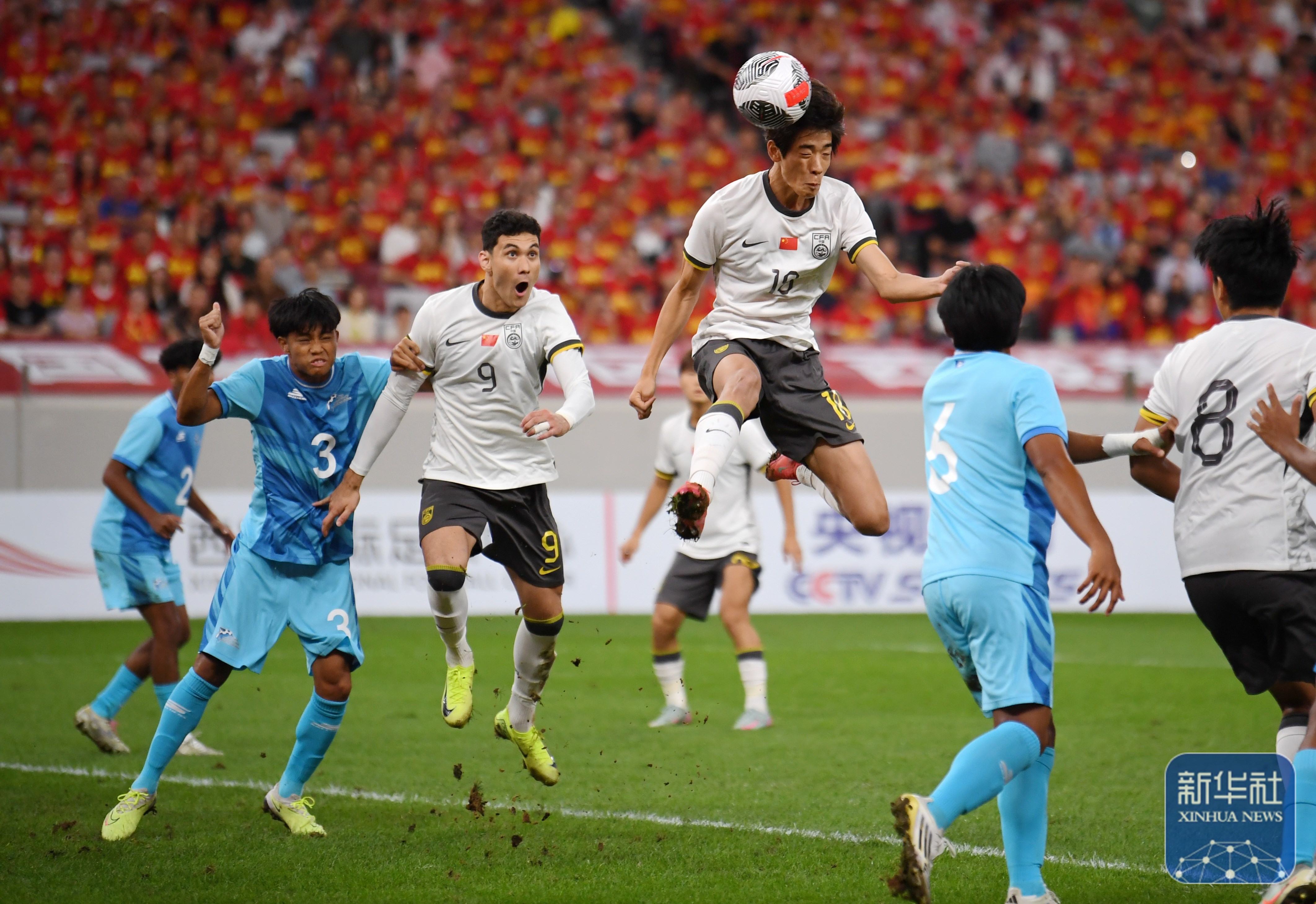亚洲足球大赛：中国队成绩亮眼