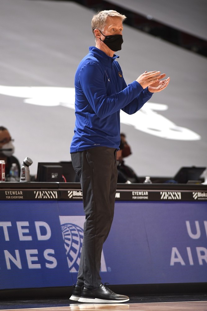 爵士宣布领队波波维奇续约,球队稳定,期待下赛季的简单介绍 爵士宣布领队波波维奇续约,球队稳定,期待下赛季的简单介绍