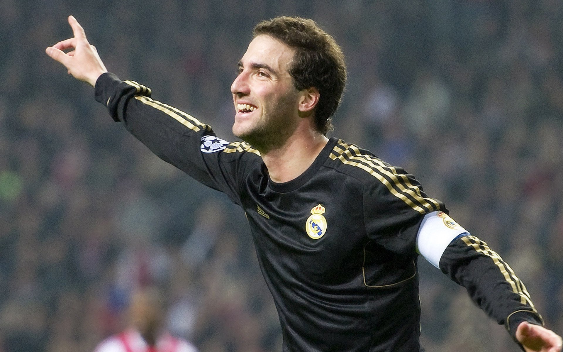 安菲尔德奇迹再现!利物浦补时绝杀波兰劲旅,欧冠半决赛上演史诗逆转