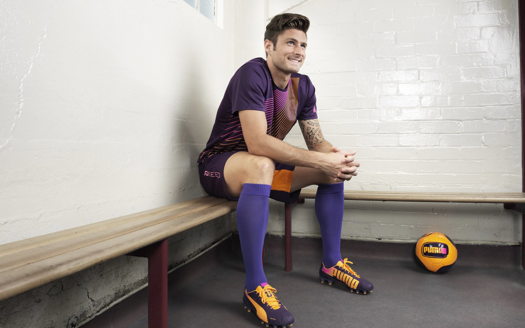 世界排名争夺战之夜，伊萨克攻防两端统治全场